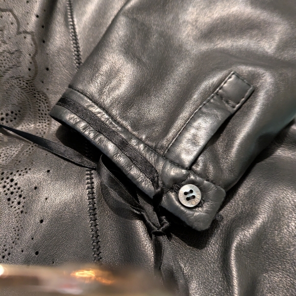 Meet your Posher, Dawn - Picture 3 of 5